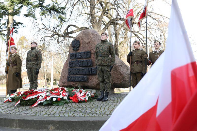 Uroczystości pod Pomnikiem Państwa Polskiego i Armii Krajowej w Gdańsku