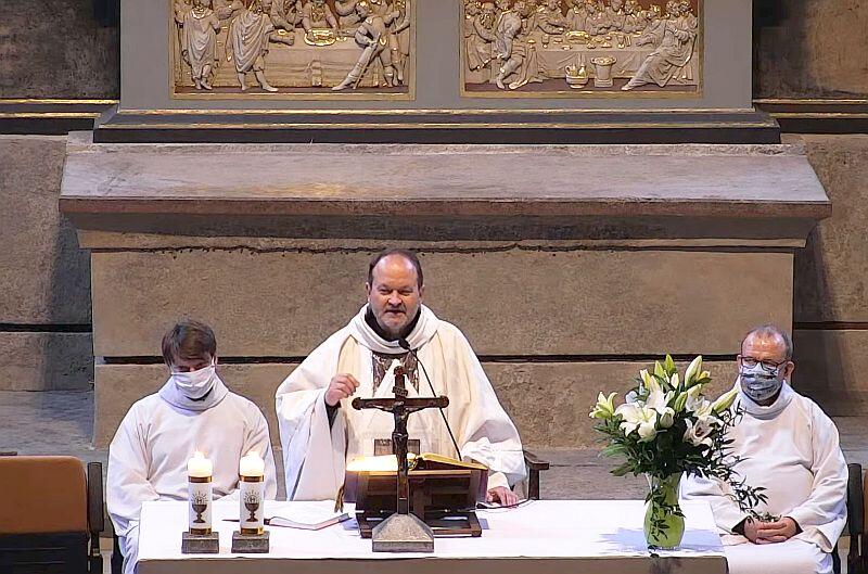 Msza św. w kościele św. Jana w Gdańsku odprawiana przez ks. Krzysztofa Niedałtowskiego