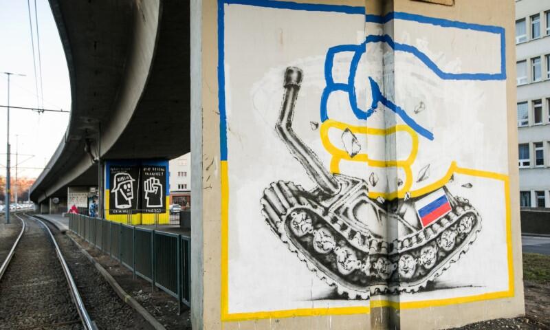 Na wiadukcie przy ul. Okopowej w Gdańsku pojawiły się proukraińskie murale. Kolejny mural to kolejny gest wsparcia dla naszego atakowanego sąsiada