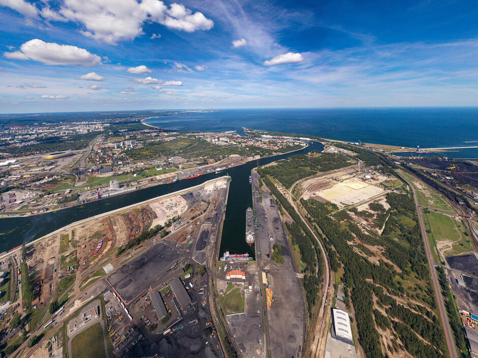 Gdański port przygotowuje się do rozbudowy czterech nabrzeży Portu Wewnętrznego, o łącznej długości 1916 metrów, wraz z infrastrukturą kolejową