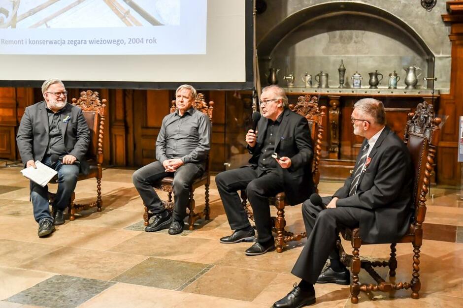 Debata w Dworze Artusa Nz. od lewej Wojciech Suleciński, Roman Gajewski, Jacek Kornacki i Grzegorz Szychliński 