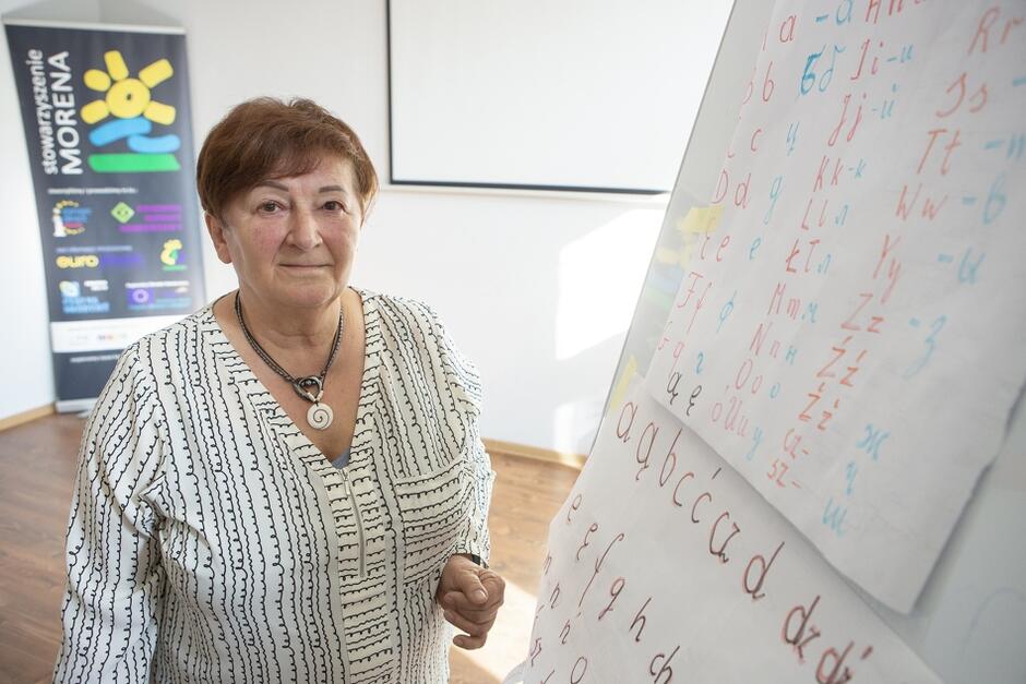 Wanda Król kiedy była aktywna zawodowo, uczyła gdańskich gimnazjalistów, teraz stawia pierwsze kroki w nauce dorosłych Ukraińców