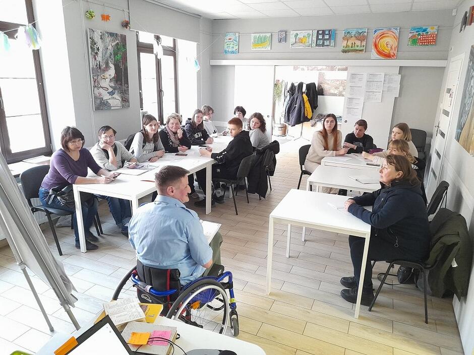 W Stowarzyszeniu WAGA na Biskupiej Górce lekcje języka polskiego dla uchodźców z Ukrainy już trwają