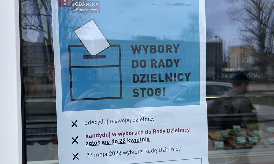 Ulotki pojawiły się m.in. w witrynach sklepowych 