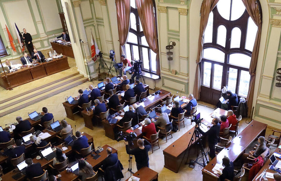 Podczas sesji Rady Miasta Gdańska w czwartek, 28 kwietnia, 31 radnych zagłosowało za miejskim programem zapobiegania przestępczości