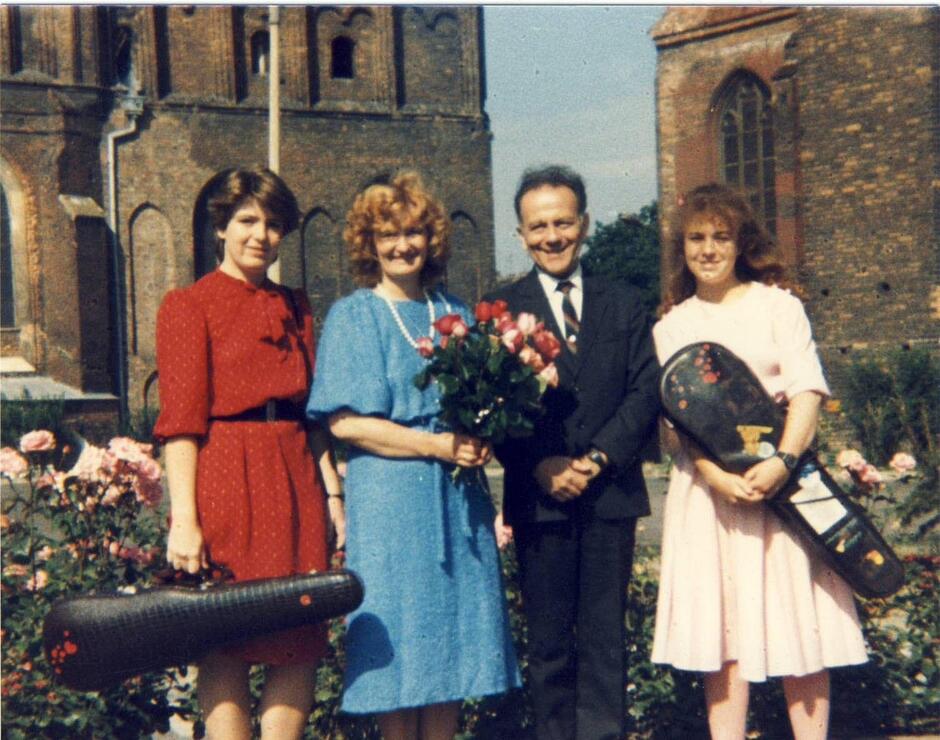 Z żoną i córkami; 1986