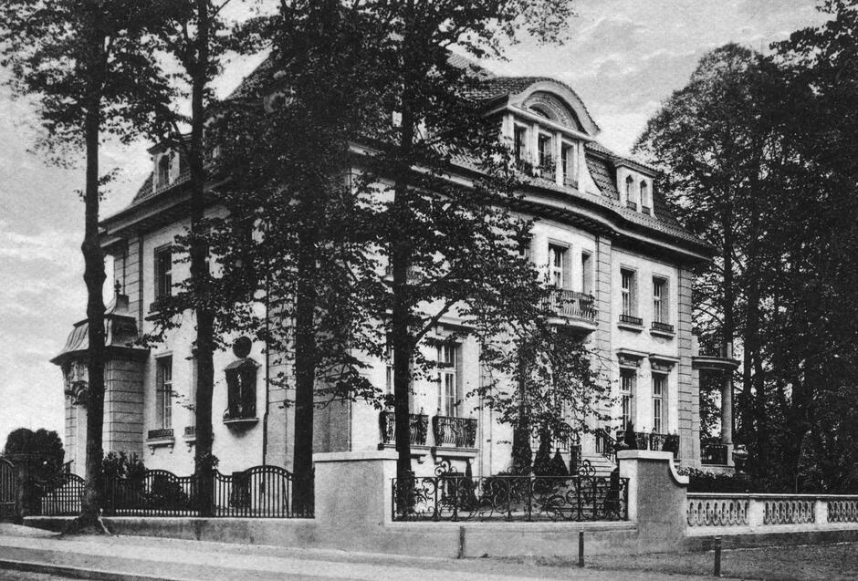 Willa Rudolfa Patschkego przy obecnej ul. Jana Uphagena 23, zbudowana w latach 1908-1909; pocztówka z okresu międzywojennego