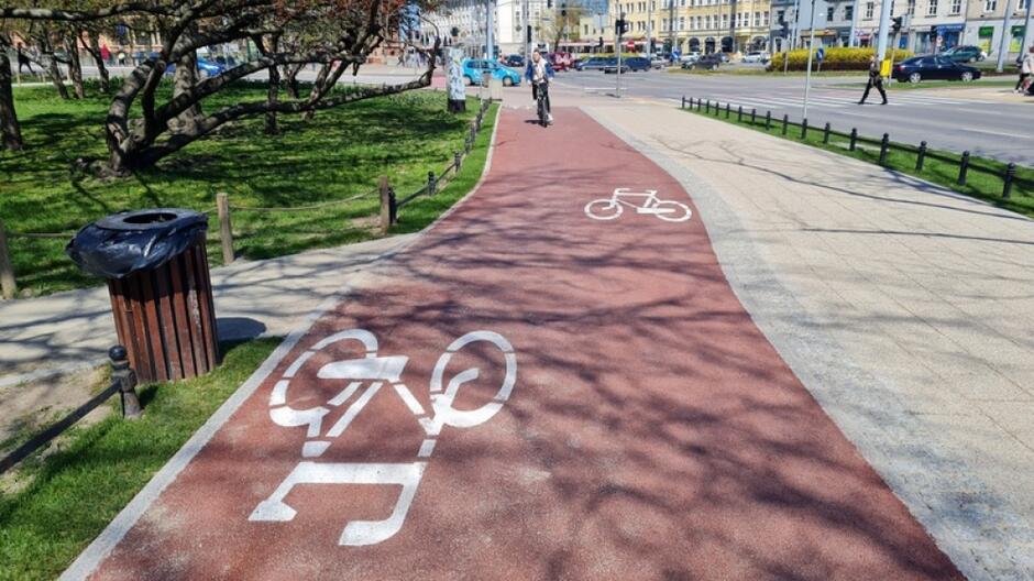 Dzięki tej inwestycji nastąpiło połączenie istniejącej ścieżki rowerowej, znajdującej się na wysokości zatoki autobusowej przy Forum Gdańsk, z przejazdem rowerowym przez skrzyżowanie ul. Wały Jagiellońskie i ul. Hucisko