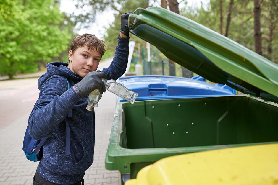 Około 400 osób, w tym 120 dzieci, sprzątało w niedzielę gdańskie dzielnice