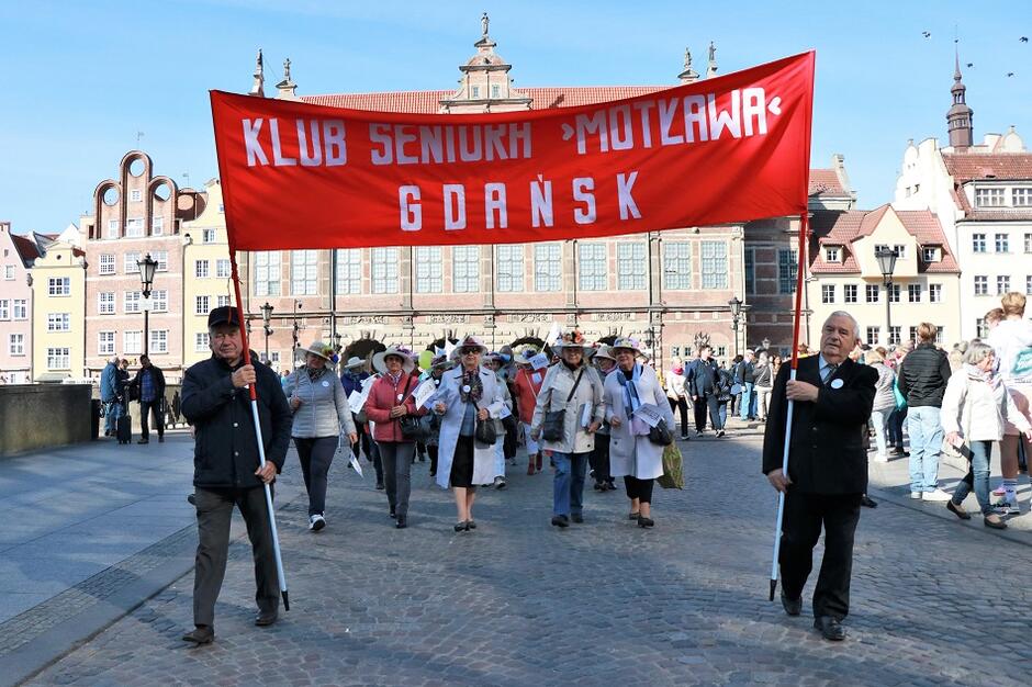 W grupie formalnej, czy w gronie znajomych - Parada Seniorów i Piknik to okazja by pokazać się na mieście dla każdego seniora i seniorki w Gdańsku