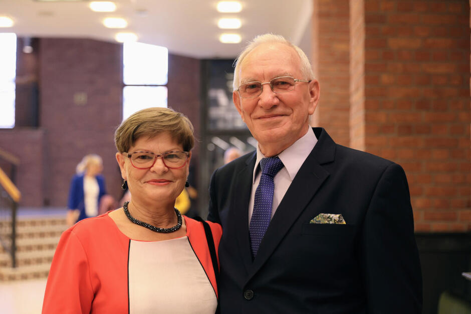 Państwo Ewa i Kazimierz Laskowscy byli jedną z par, która w poniedziałek, 4 lipca, w Filharmonii Bałtyckiej świętowała Bursztynowe Gody - 44. rocznicę ślubu
