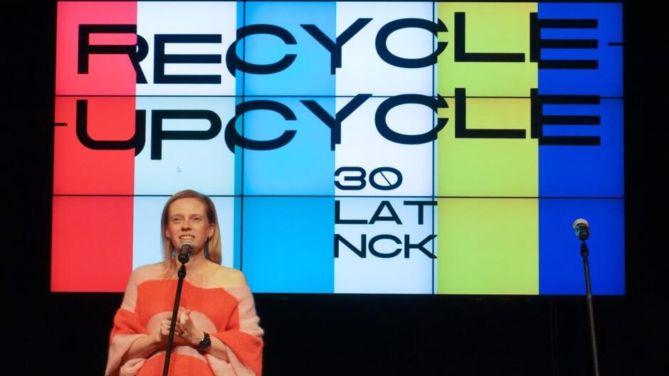 Kuratorką urodzinowej wystawy pt. „Recycle-upcycle” jest Anna Zalewska-Andruszkiewicz