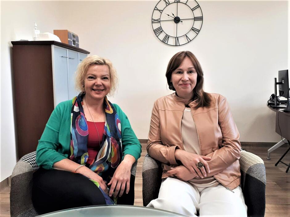 Małgorzata Niemkiewicz i Agnieszka Chomiuk, która od 1 sierpnia będzie pełnić obowiązki dyrektora MOPR. Fot. MOPR