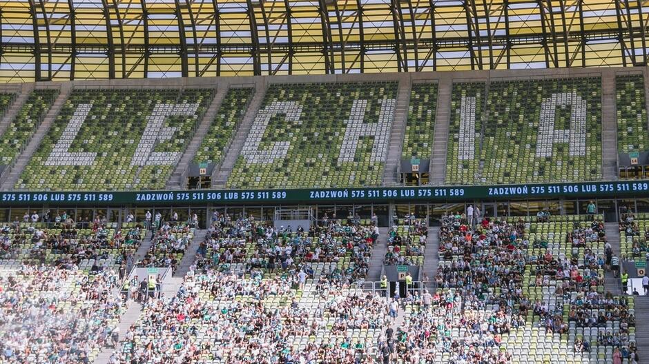 Mecz z Koroną Kielce w sobotę, 6 sierpnia, obejrzało 8 tysięcy widzów. Wcześniejsze kwalifikacji Ligi Konferencji Europy z Rapidem Wiedeń ponad 20 tysięcy