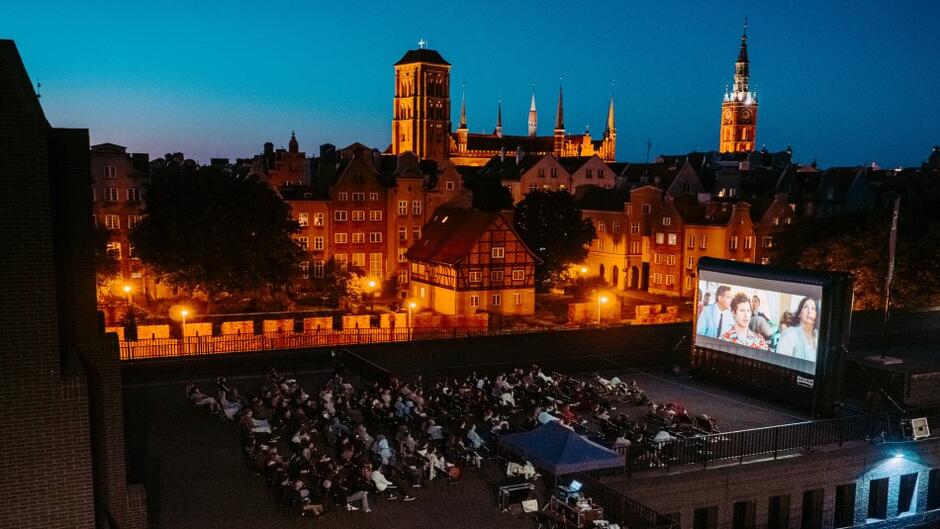 Kino na Szekspirowskim czynne jest w środy i soboty do końca sierpnia