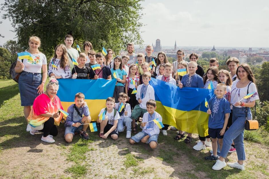 Kolonie dla młodych Ukraińców z Pawlogradu w Gdańsku, wizyta w Hevelianum, 24 sierpnia 2022, pierwsza z lewej stoi pani Anna, nauczycielka z Pawlogradu, nasza rozmówczyni