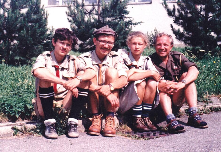 Obóz w Szumawie, Czechosłowacja 1987 rok, jedyny ze wszystkim dziećmi (niestety, bez żony), od lewej: Maciej, Wojciech, Beata i Bogdan Radysowie