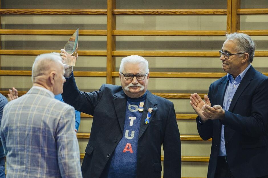 Międzynarodowy Turniej o Błękitną Wstęgę Bałtyku otworzyli były prezydent RP Lech Wałęsa i Honorowy Konsul Francji w Gdańsku Alain Mompert