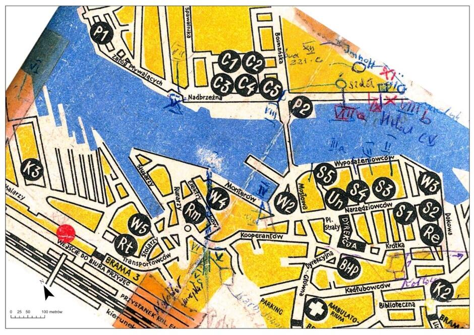 Mapa terenów stoczniowych, w centrum fragment rzeczki po obu jej stronach ulice