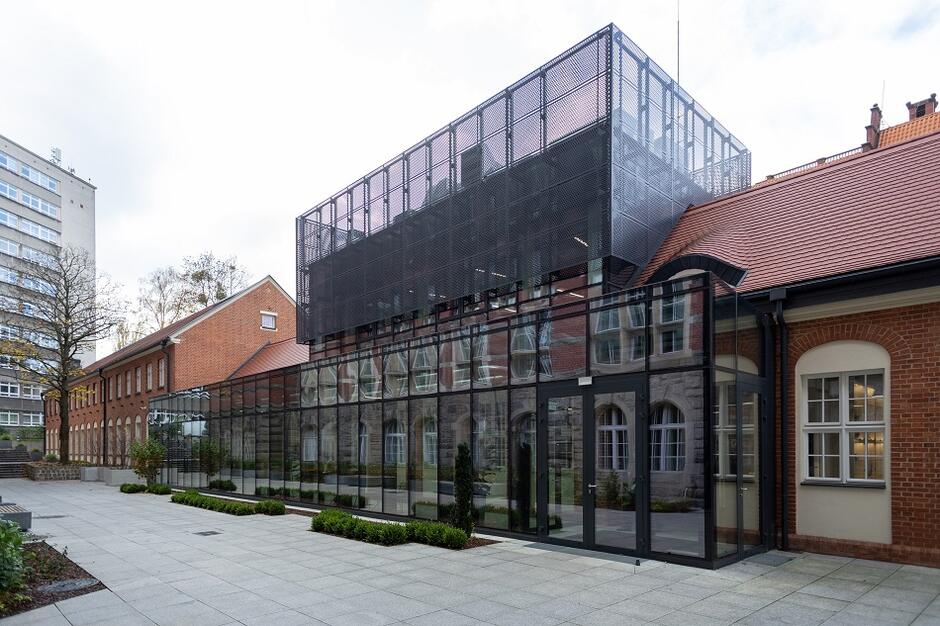 Budynek Hydromechaniki na Politechnice Gdańskiej, wyróżniony Nagrodą Prezydenta Gdańska w Konkursie na najlepszą gdańską realizację architektoniczną lat 2020 - 21 w kategorii obiekty rewaloryzowane 