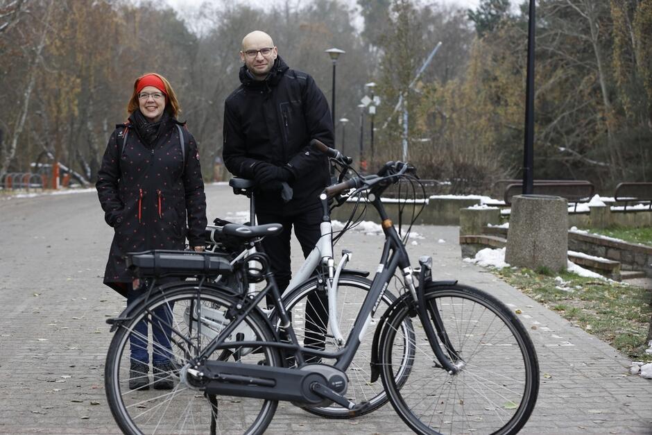 Jill Warren dyrektor generalna Europejskiej Federacji Cyklistów oraz Piotr Kryszewski z-ca prezydenta Gdańska