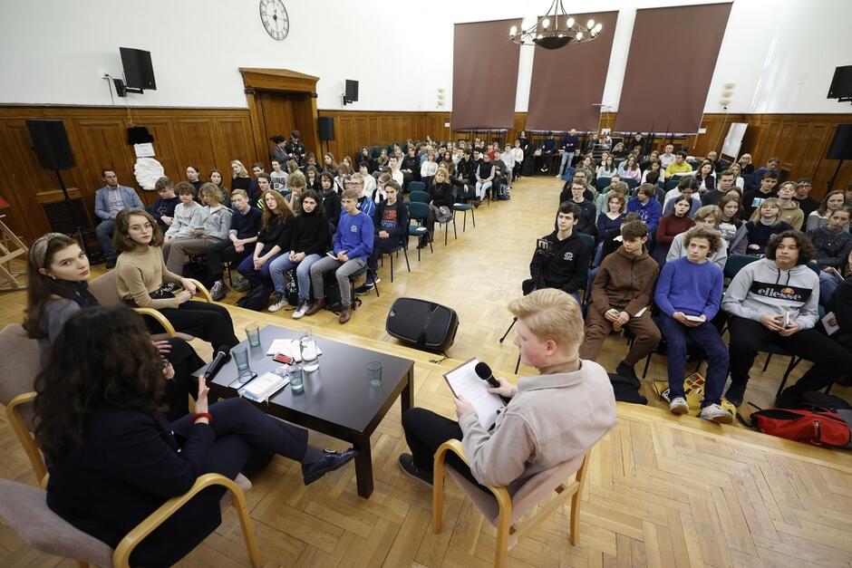 W spotkaniu z prezydent Gdańska wzięli udział uczniowie pięciu klas trzecich V LO
