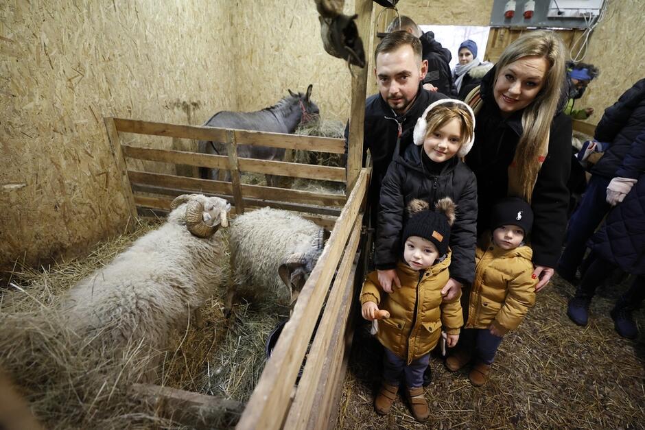 Żywa szopka przy kościele parafii p.w. Zmartwychwstania Pańskiego