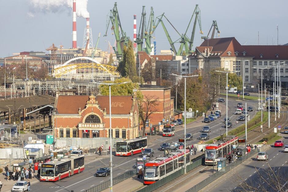 Miasto podpisało nowe umowy przewozowe ze spółką Gdańskie Autobusy i Tramwaje