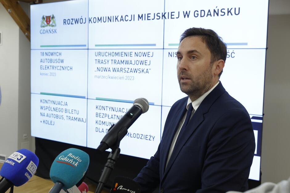 Piotr Borawski podczas prezentacji rozwoju komunikacji w Gdańsku; fot. Grzegorz Mehring