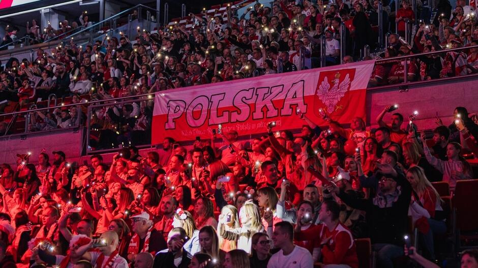 10 000 fans dans les tribunes n’ont pas aidé les Polonais dans l’Ergo Arena