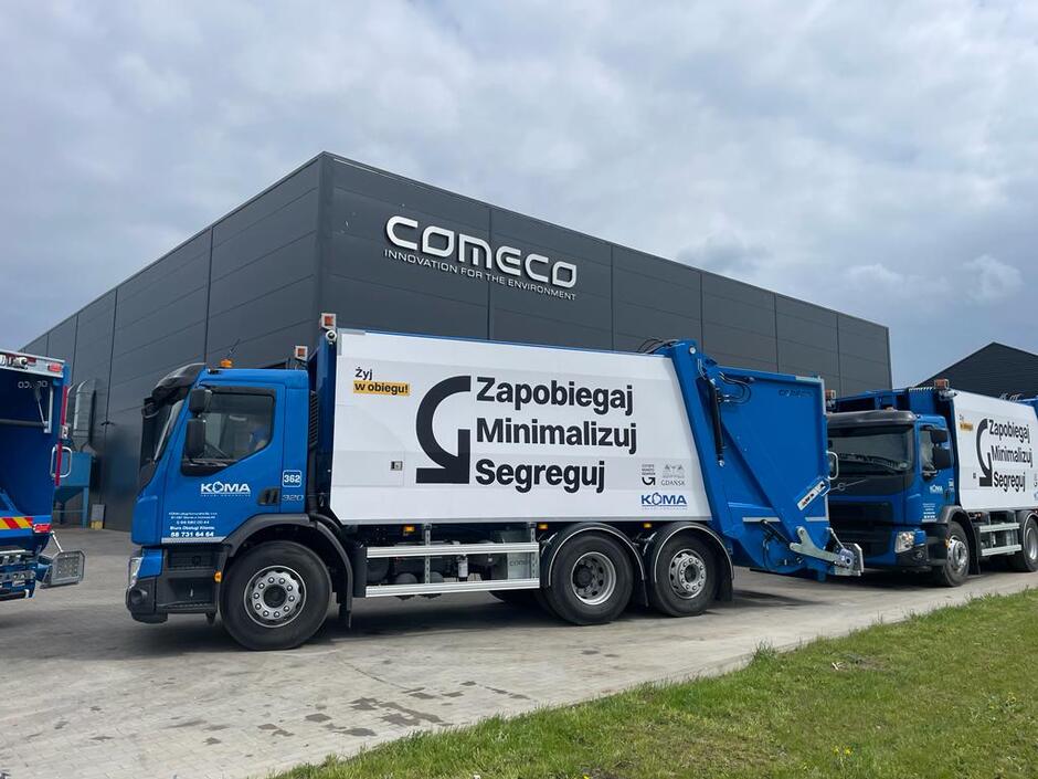 Śmieciarka firmy Koma