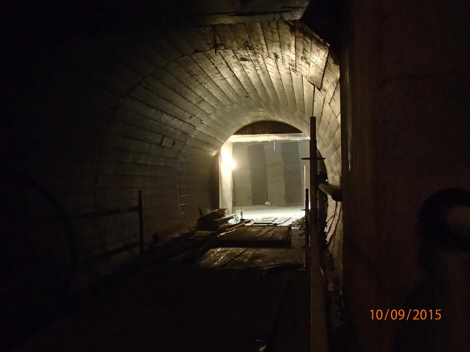 Pierwsze przejście poprzeczne pomiędzy tunelami (widok od strony tunelu północnego)