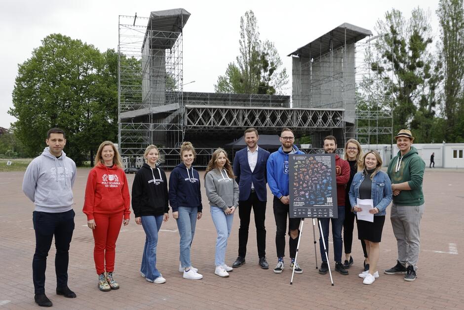 Uczestnicy briefingu dotyczącego Juwenaliów Gdańskich 2023 