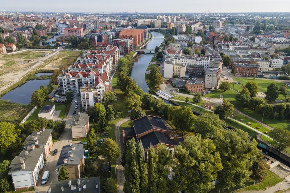 Gdańsk, Dolne Miasto i Stare Przedmieście. Widok od strony Opływu Motławy