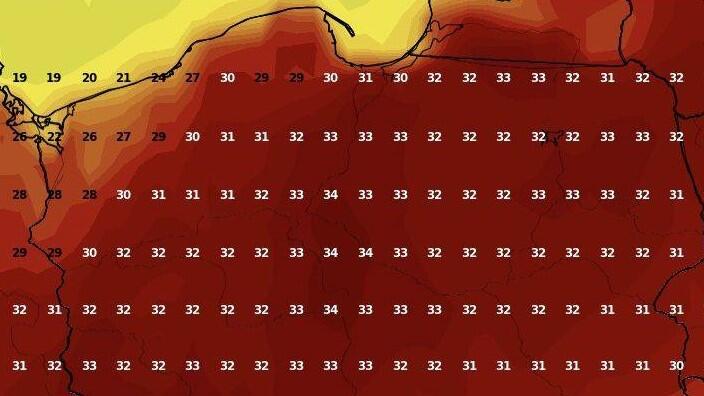 mapka przedstawiająca kontur Polski w kolorze ciemnopomarańczowym, a na nim drobne liczby oznaczające temperaturę dla poszczególnych miejsc na mapie. Przy Gdańsku jest liczba 30 