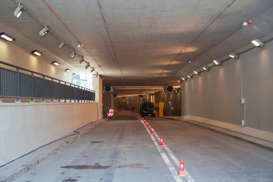 Zdjęcie wnętrza tunelu pod Forum Gdańsk