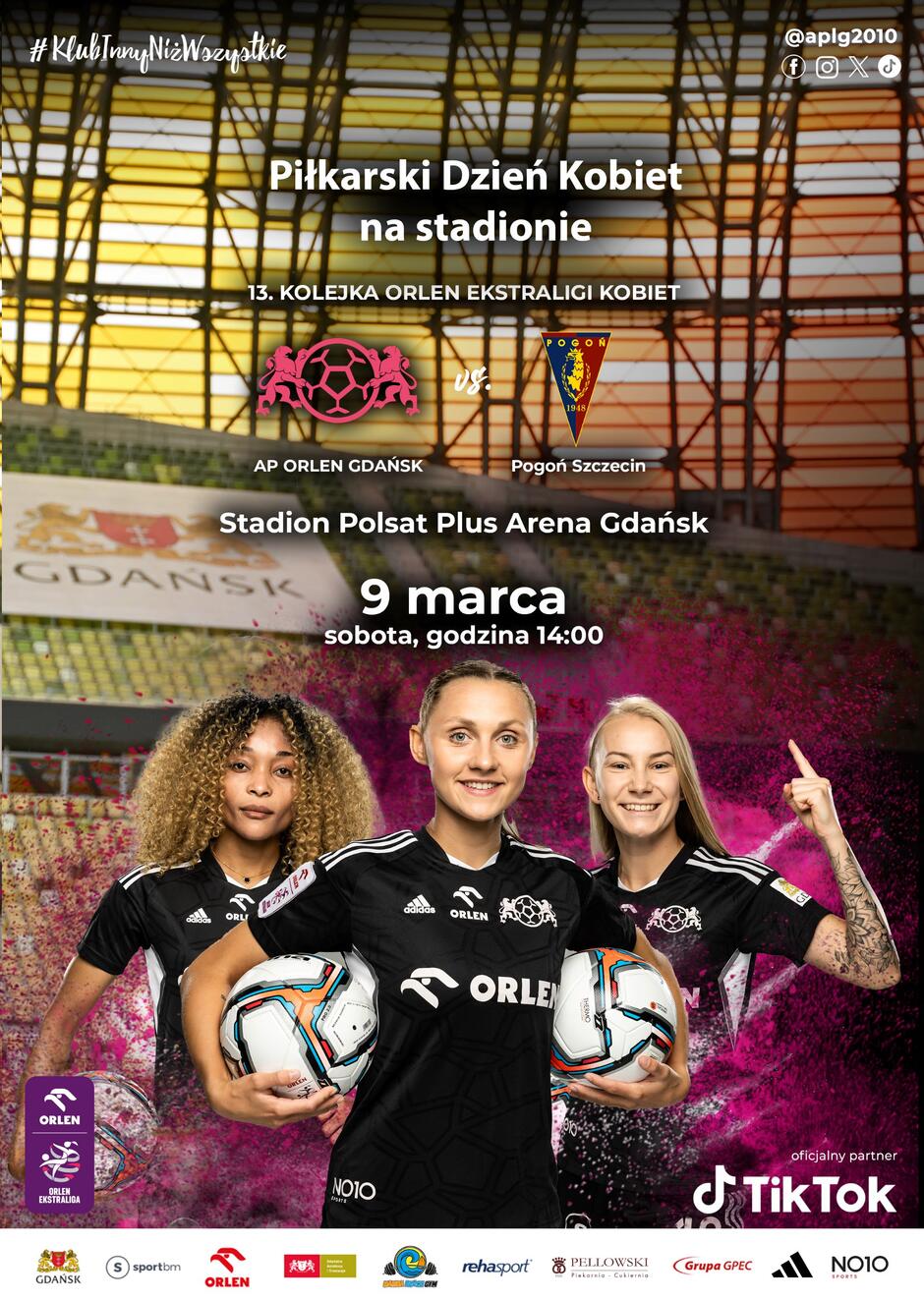 Plakat zapraszający na mecz, na którym są wizerunki trzech kobiet w strojach sportowych