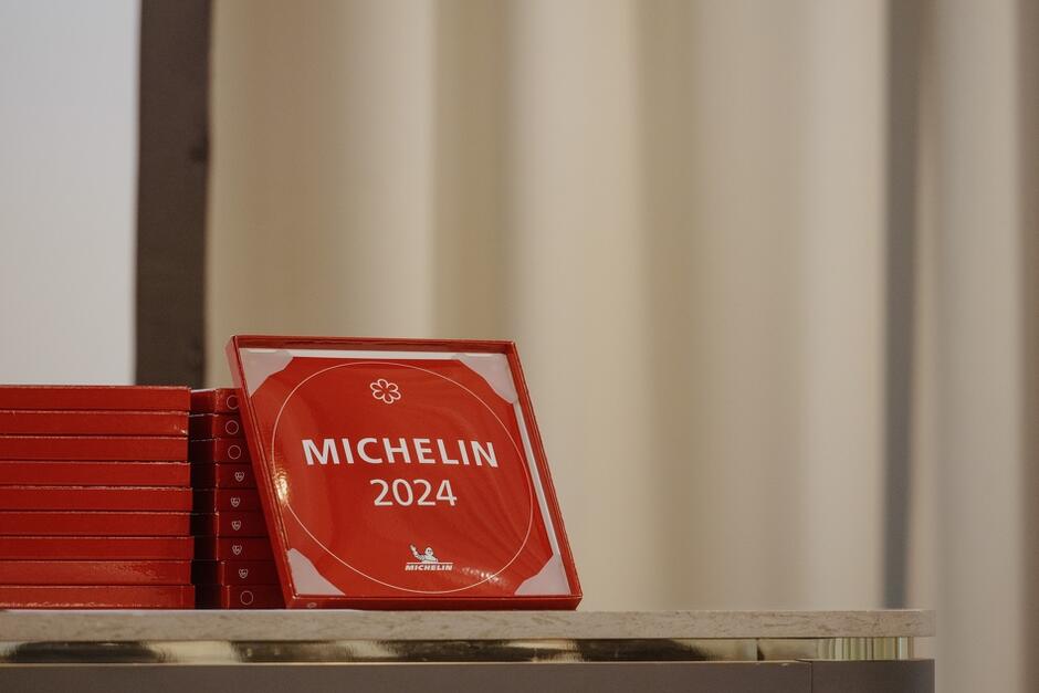 tabliczka z napisem Michelin