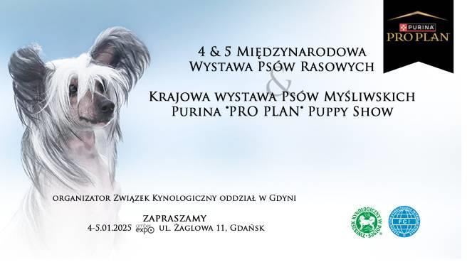 Jest to zaproszenie na Międzynarodową Wystawę Psów Rasowych, która odbędzie się 4 i 5 stycznia 2025 roku w Gdańsku, przy ulicy Żaglowej 11 (EXPO). Wydarzenie obejmuje również Krajową Wystawę Psów Myśliwskich oraz Purina "Pro Plan" Puppy Show. Organizatorem jest Związek Kynologiczny oddział w Gdyni. Na grafice znajduje się wizerunek psa rasy nagi chiński grzywacz, logo Purina Pro Plan oraz znaki organizatorów i FCI (Międzynarodowej Federacji Kynologicznej).