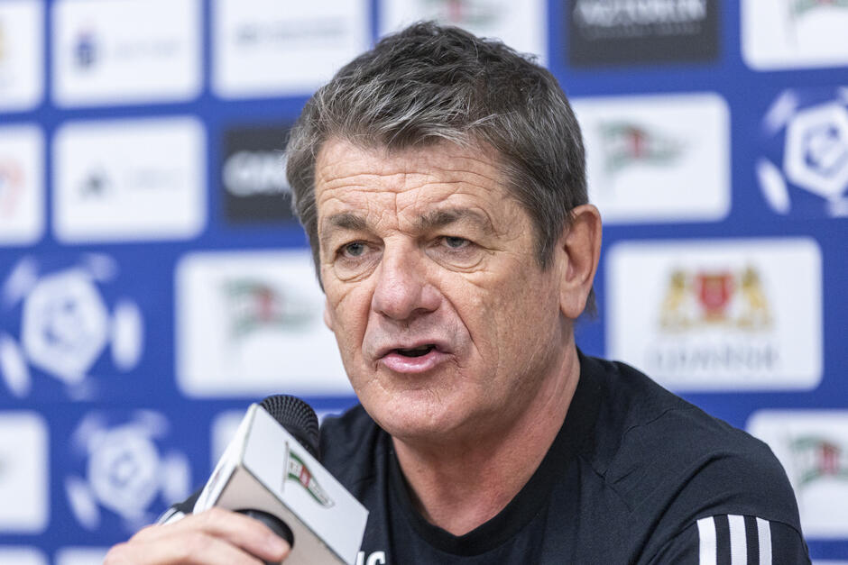 gcm-download-1920-20250130-john-carver-briefing-006-682c2990944c5