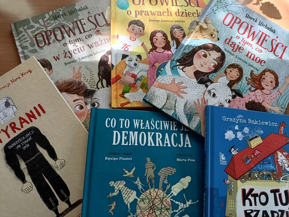 Książki dla bibliotek gdańskich szkół.