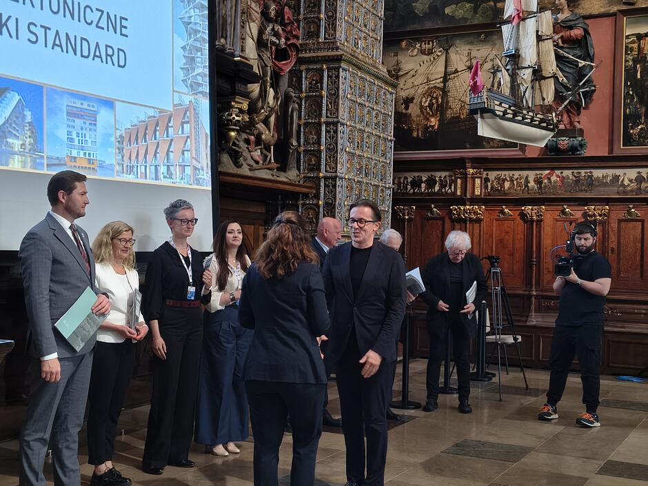 Nominację odbiera dr Tomasz Konior