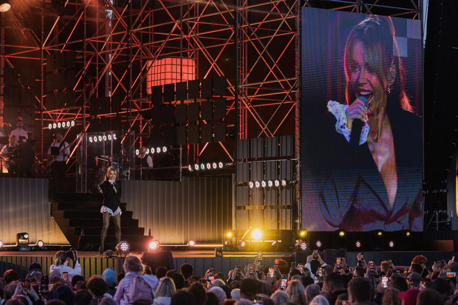 gcm-download-2500-20250627-wolnosc-jest-kobieta-42-685f1650f2b1c