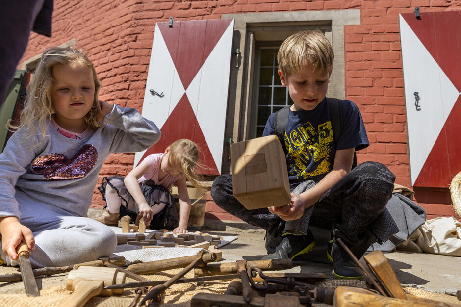 Gdańsk. Po trzech latach remontu otwarto dla zwiedzających Twierdzę Wisłoujście, oddział Muzeum Gdańska. Na zwiedzających podczas majówki czekały liczne atrakcje.