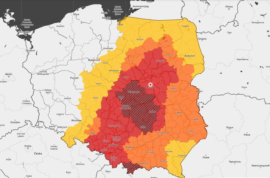 Mapka Polski z zaznaczonymi obszarami, gdzie mają padać największe deszcze