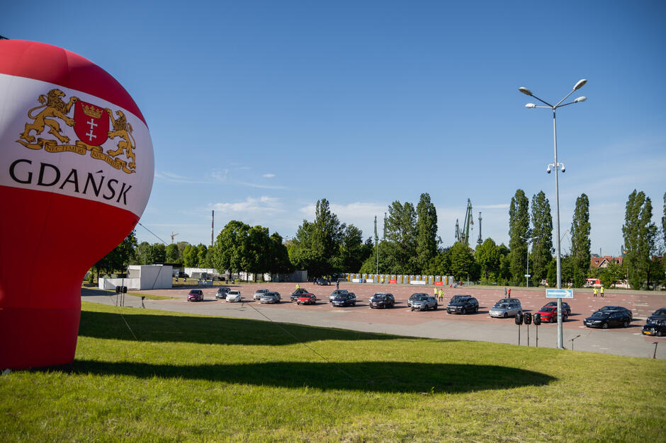 Zdjęcie dużego placu