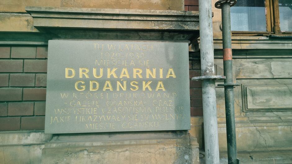 Tu w latach 1920-1939 mieściła się Drukarnia Gdańska, w której drukowano Gazetę Gdańską  oraz wszystkie czasopisma polskie , jakie ukazywały się w Wolnym Mieście Gdańsku.