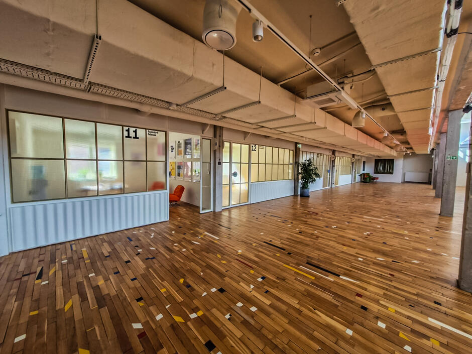 roomart_w_grid_mat_pras_4