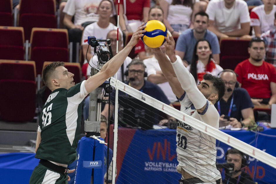siatkarze w czasie gry