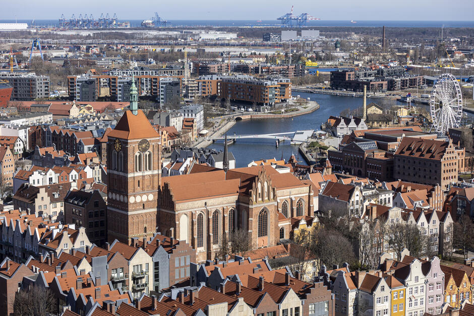 gcm-download-1920-20250319-panorama-wieza-mariacki-052-687f98f193d95